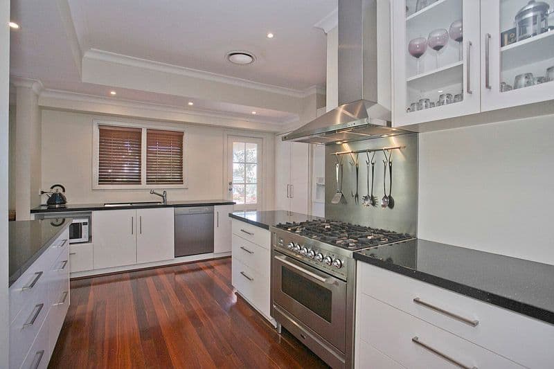 10 Stanhope Road, KALAMUNDA WA 6076, Kalamunda - Thumbnail 2