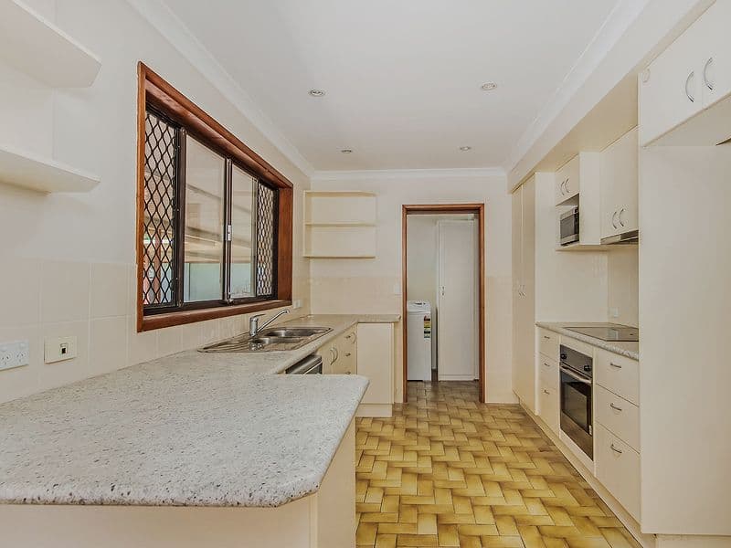 11 Vaucluse Place, BUNDALL QLD 4217, Bundall - Thumbnail 3