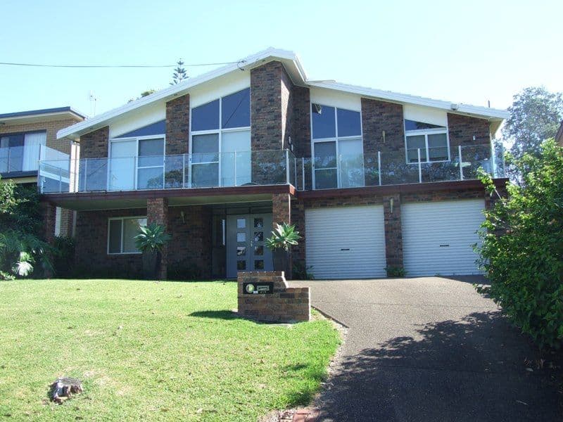 216 Mitchell Parade, MOLLYMOOK NSW 2539, Mollymook Beach - Image 1