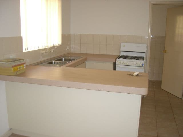 13/23 Edwards Street, LEDA WA 6170, Leda - Thumbnail 3