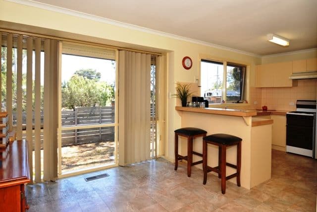  6 Main Road, LOWER PLENTY VIC 3093, Lower Plenty - Thumbnail 4