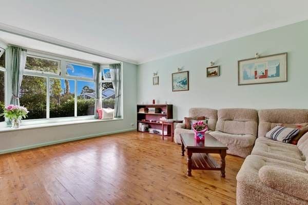 4 Ulolo Avenue, HORNSBY HEIGHTS NSW 2077, Hornsby Heights - Thumbnail 3