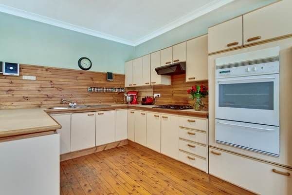 4 Ulolo Avenue, HORNSBY HEIGHTS NSW 2077, Hornsby Heights - Thumbnail 4