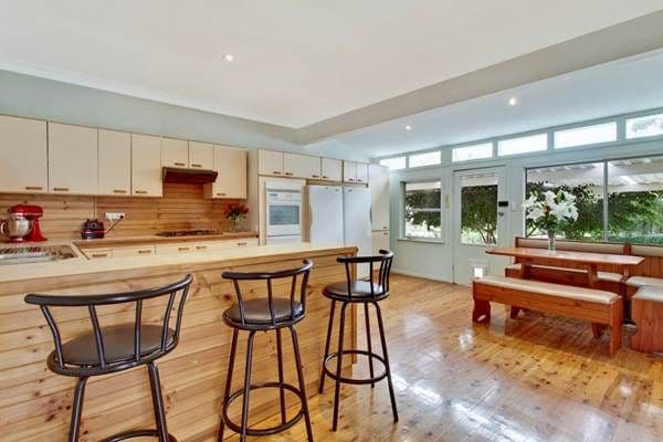 4 Ulolo Avenue, HORNSBY HEIGHTS NSW 2077, Hornsby Heights - Thumbnail 2
