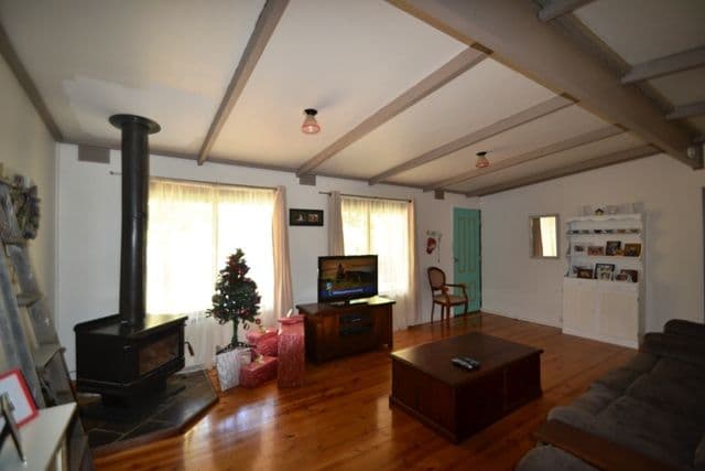 7 Shelton Street, AVENEL VIC 3664, Avenel - Thumbnail 2