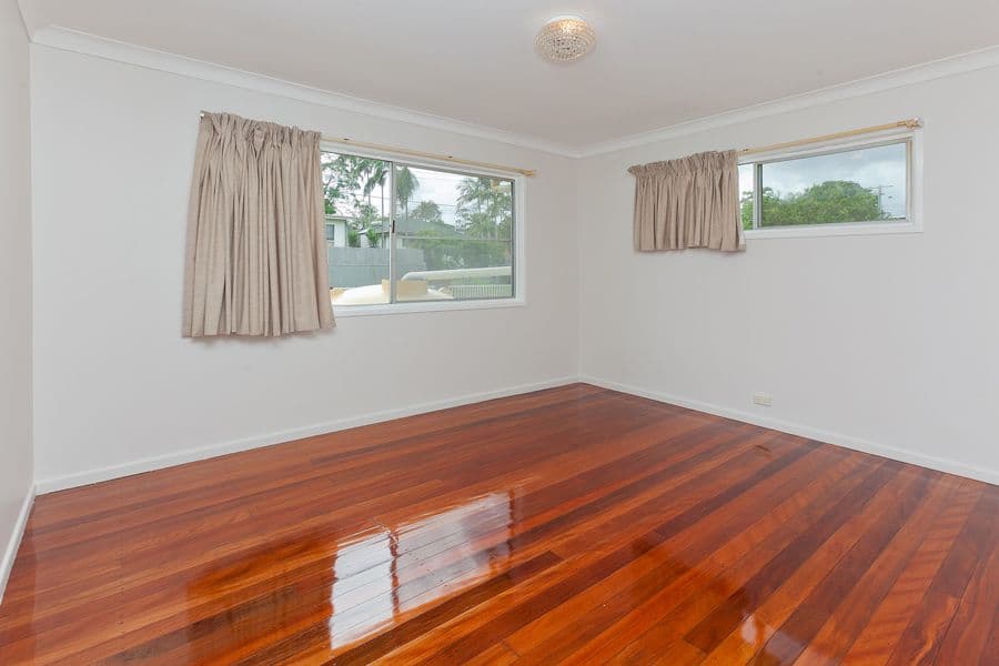 21 Nealdon Street, HOLLAND PARK QLD 4121, Holland Park - Thumbnail 4