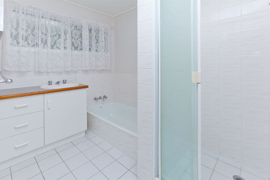 21 Nealdon Street, HOLLAND PARK QLD 4121, Holland Park - Thumbnail 6