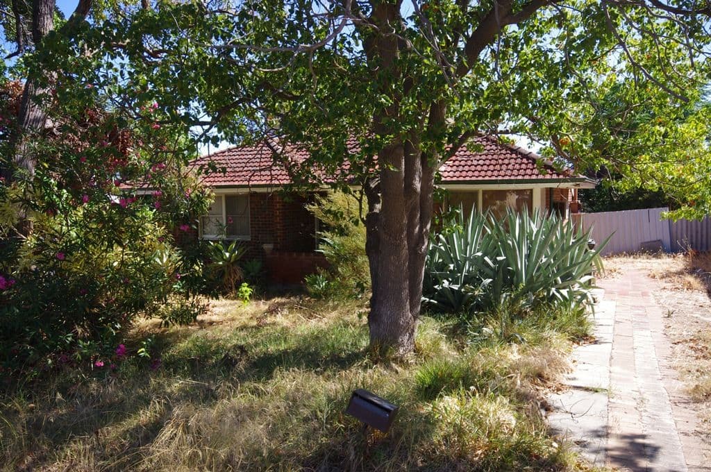 21 Tangmere Way, BALGA WA 6061, Balga - Thumbnail 2