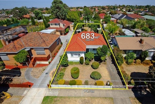 13 Erskine Avenue, RESERVOIR VIC 3073, Reservoir - Thumbnail 3