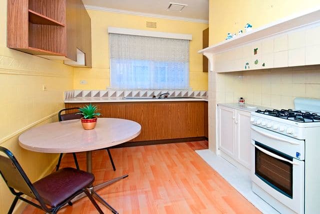 13 Erskine Avenue, RESERVOIR VIC 3073, Reservoir - Thumbnail 8