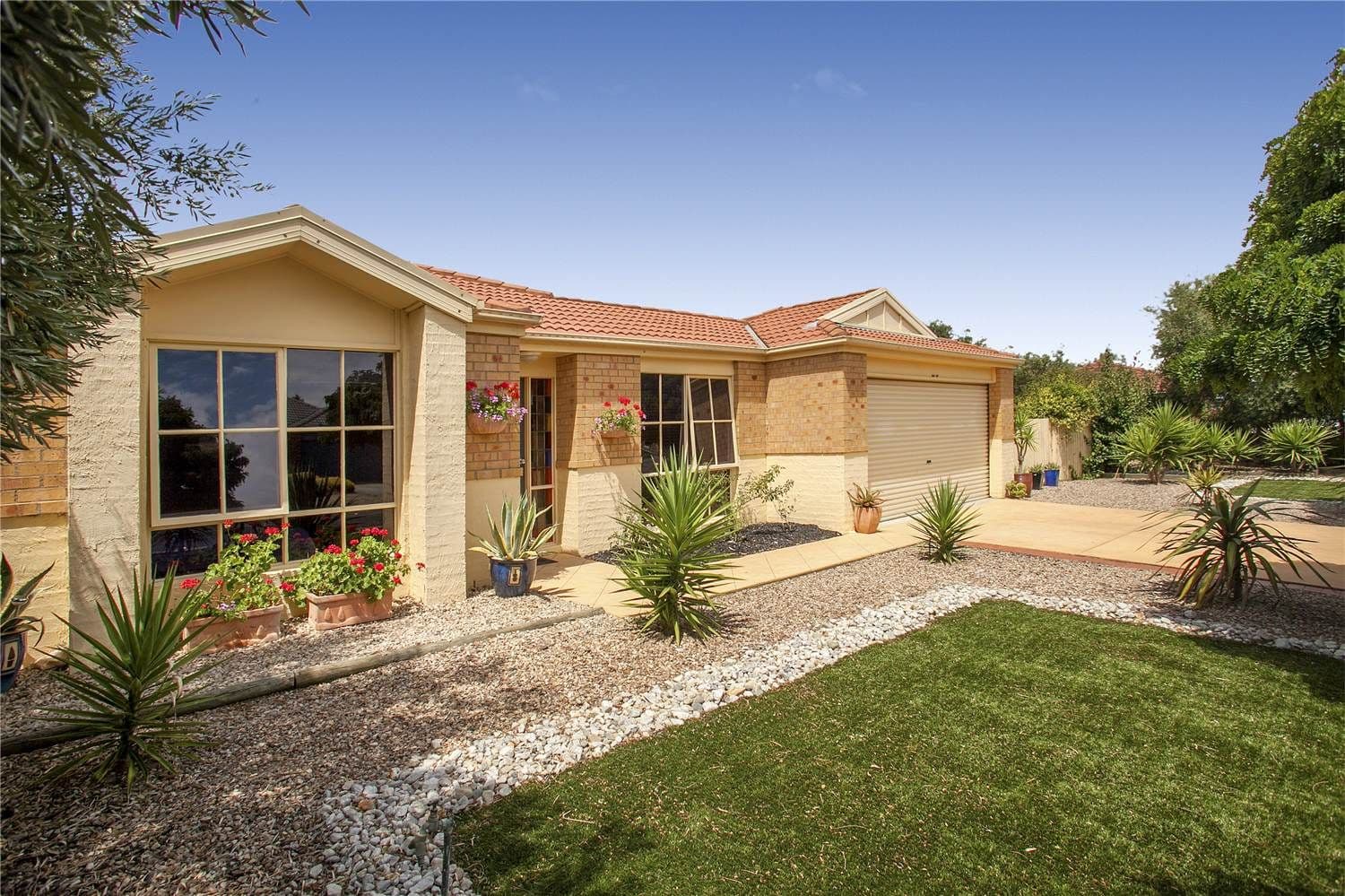 16 Cumberland Drive, LARA VIC 3212, Lara - Image 1