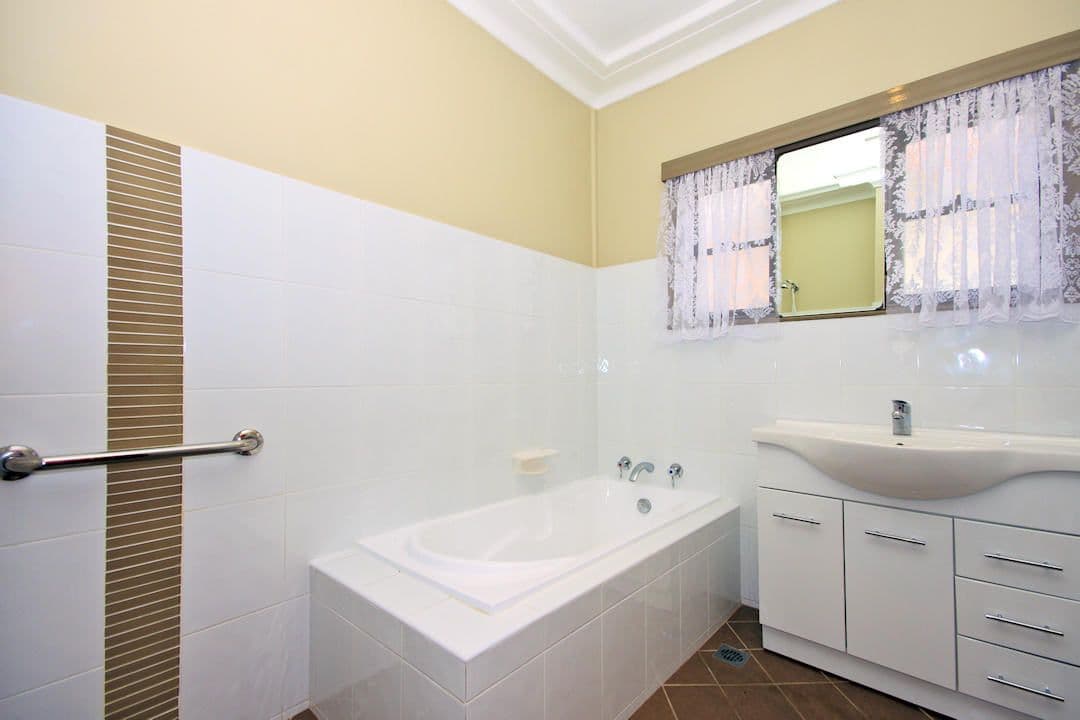 129 BELMORE Road, RIVERWOOD NSW 2210, Riverwood - Thumbnail 4