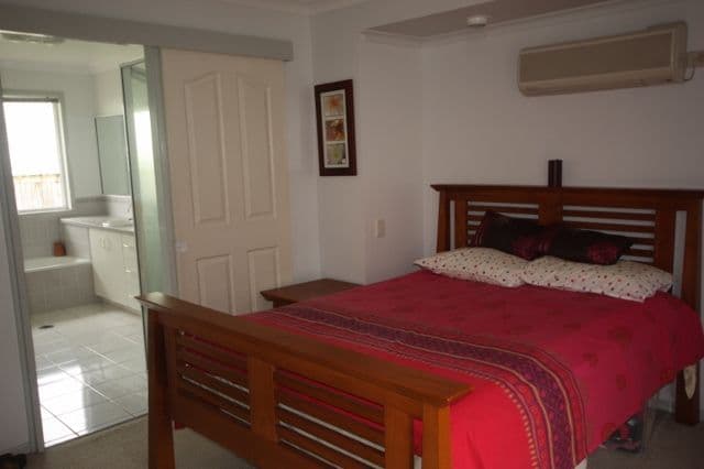 11 Dumfries Court, BEACONSFIELD QLD 4740, Beaconsfield - Thumbnail 4