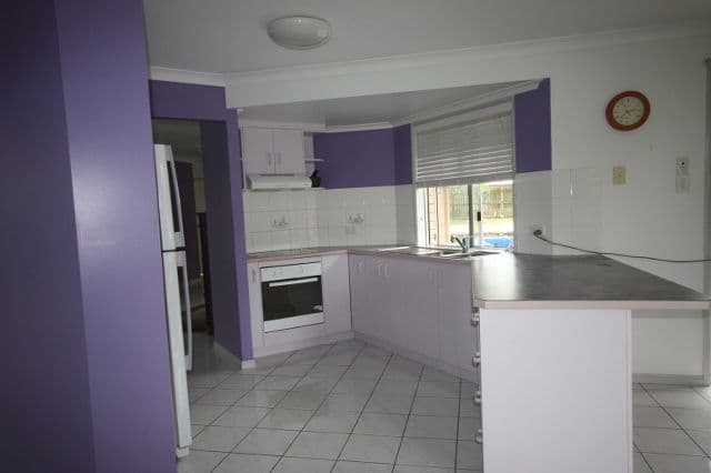 11 Dumfries Court, BEACONSFIELD QLD 4740, Beaconsfield - Thumbnail 2