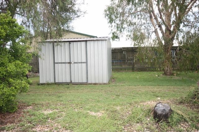 11 Dumfries Court, BEACONSFIELD QLD 4740, Beaconsfield - Thumbnail 8