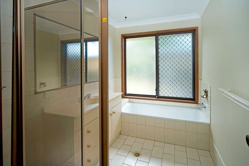 13 Surrey Court, HELENSVALE QLD 4212, Helensvale - Thumbnail 8