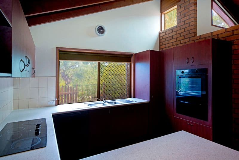 13 Surrey Court, HELENSVALE QLD 4212, Helensvale - Thumbnail 3