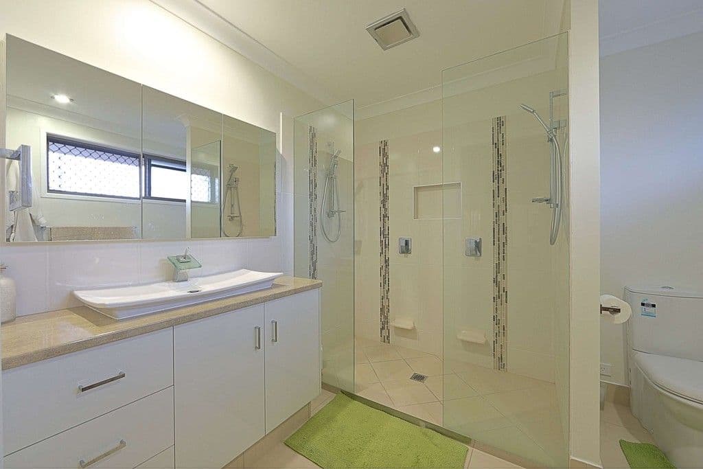 3 Vandenberg Street, AVENELL HEIGHTS QLD 4670, Avenell Heights - Thumbnail 3