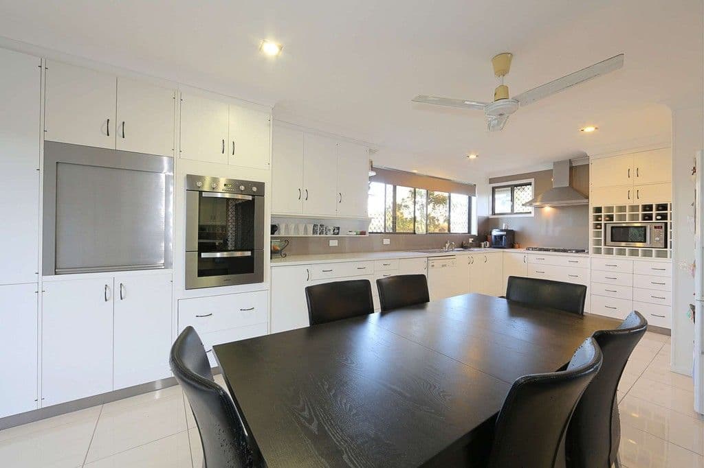 3 Vandenberg Street, AVENELL HEIGHTS QLD 4670, Avenell Heights - Thumbnail 2