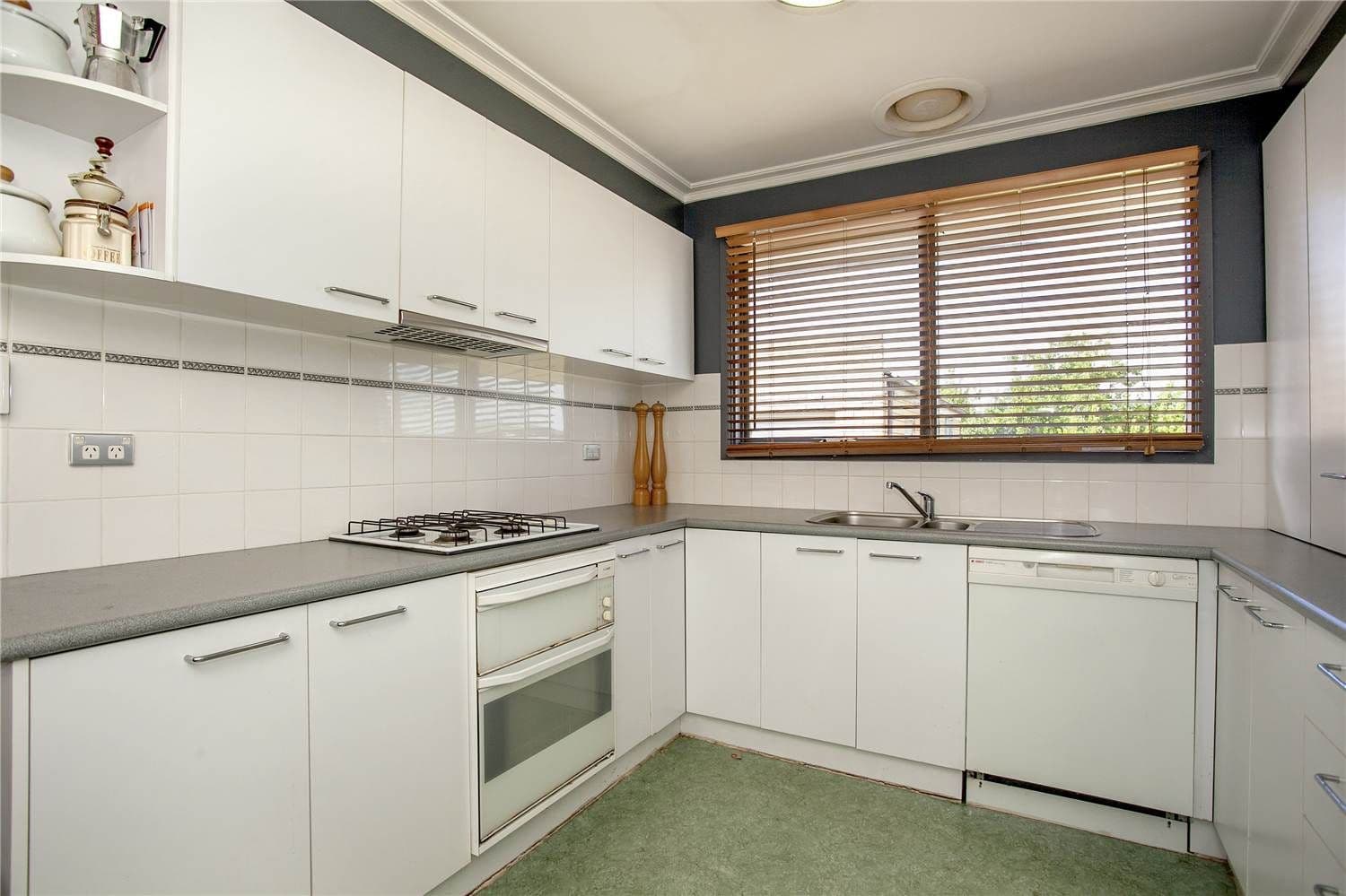 21 Pinder Court, ST ALBANS PARK VIC 3219, St Albans Park - Thumbnail 4