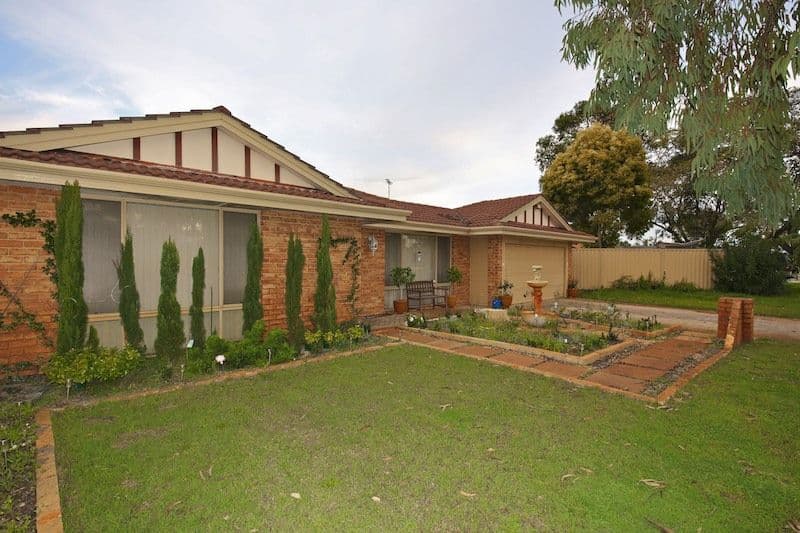 70 Bottlebrush Drive, KIARA WA 6054, Kiara - Thumbnail 5