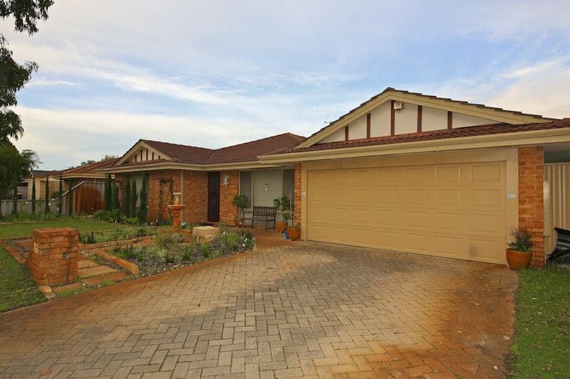 70 Bottlebrush Drive, KIARA WA 6054, Kiara - Thumbnail 3