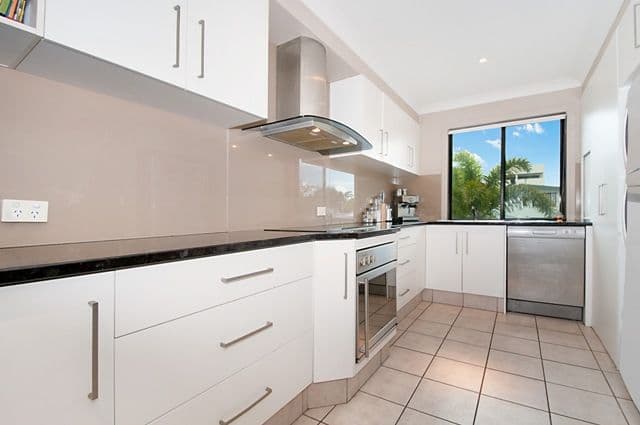 74b Dolphin Avenue, MERMAID BEACH QLD 4218, Mermaid Beach - Thumbnail 3