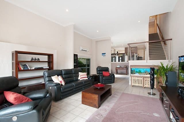 74b Dolphin Avenue, MERMAID BEACH QLD 4218, Mermaid Beach - Thumbnail 2