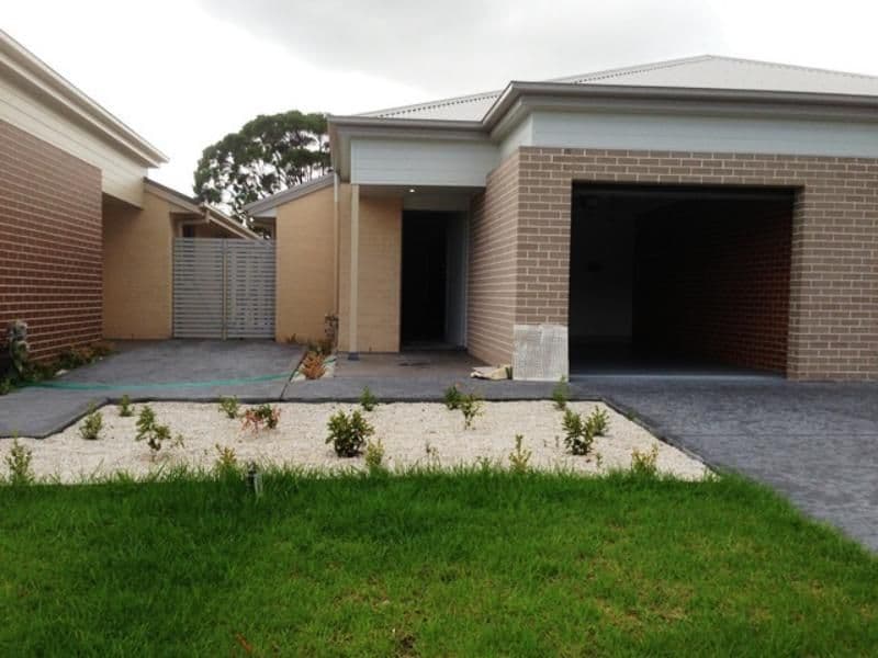 2/7 Banksia Avenue, ALBION PARK RAIL NSW 2527, Albion Park Rail - Image 1