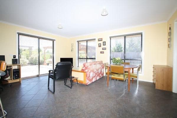 6 John Dwyer Crescent, BUNGENDORE NSW 2621, Bungendore - Thumbnail 5
