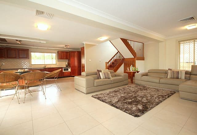 9 Binalong Avenue, GEORGES HALL NSW 2198, Georges Hall - Thumbnail 4