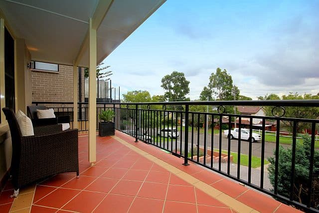 9 Binalong Avenue, GEORGES HALL NSW 2198, Georges Hall - Thumbnail 2