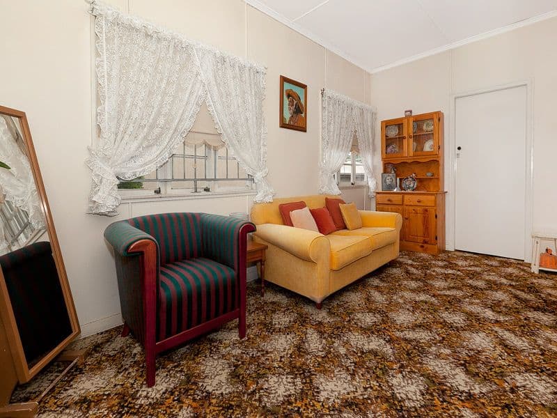 212 Oxley Road, GRACEVILLE QLD 4075, Graceville - Thumbnail 5