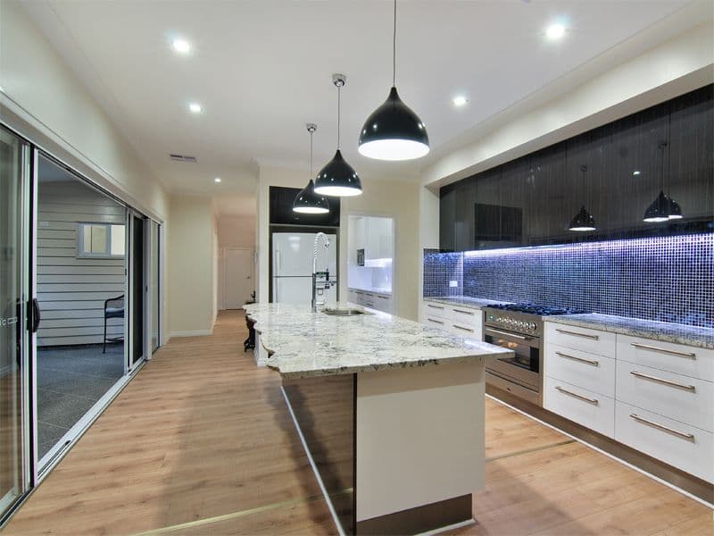 11 Bertha Street, WOOLOOWIN QLD 4030, Wooloowin - Thumbnail 2
