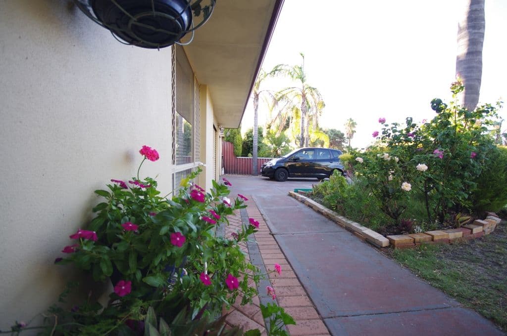 62 Kingfisher Avenue, BALLAJURA WA 6066, Ballajura - Thumbnail 2