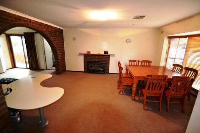 5 Hanley Crescent, SEYMOUR VIC 3660, Seymour - Thumbnail 2
