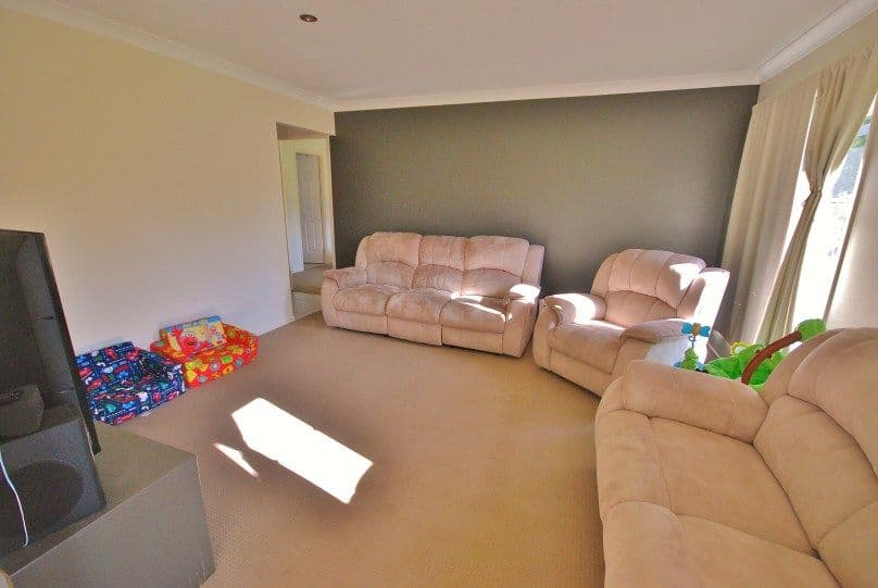 31 Smerdon Way, GLASS HOUSE MOUNTAINS QLD 4518, Glass House Mountains - Thumbnail 3