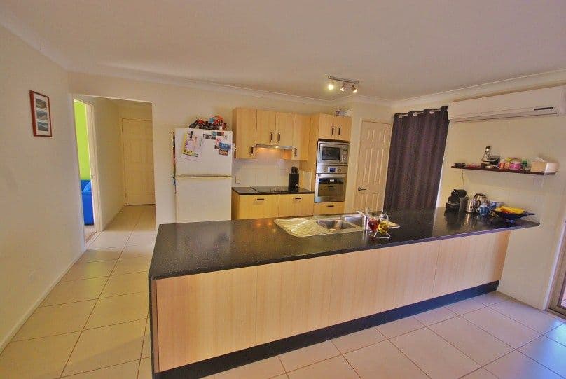 31 Smerdon Way, GLASS HOUSE MOUNTAINS QLD 4518, Glass House Mountains - Thumbnail 6