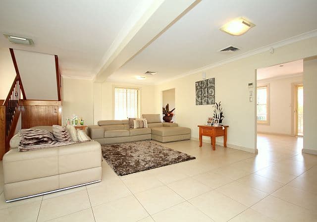 9 Binalong Avenue, GEORGES HALL NSW 2198, Georges Hall - Thumbnail 5