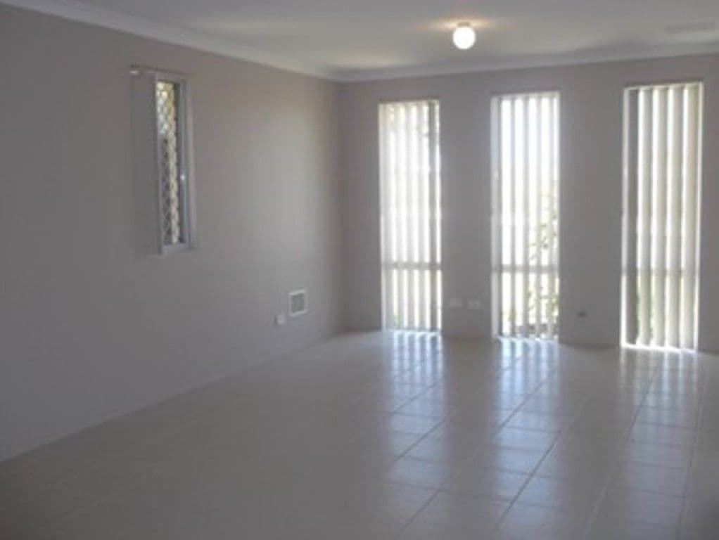 42 Kempeana Way, BALDIVIS WA 6171, Baldivis - Thumbnail 3