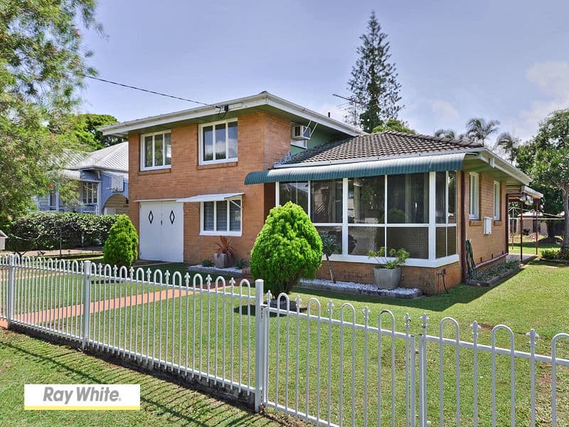 4 Frank Street, SCARBOROUGH QLD 4020, Scarborough - Image 1