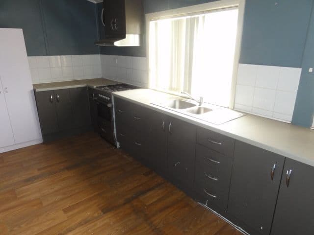 183 Zebina Street, BROKEN HILL NSW 2880, Broken Hill - Thumbnail 2
