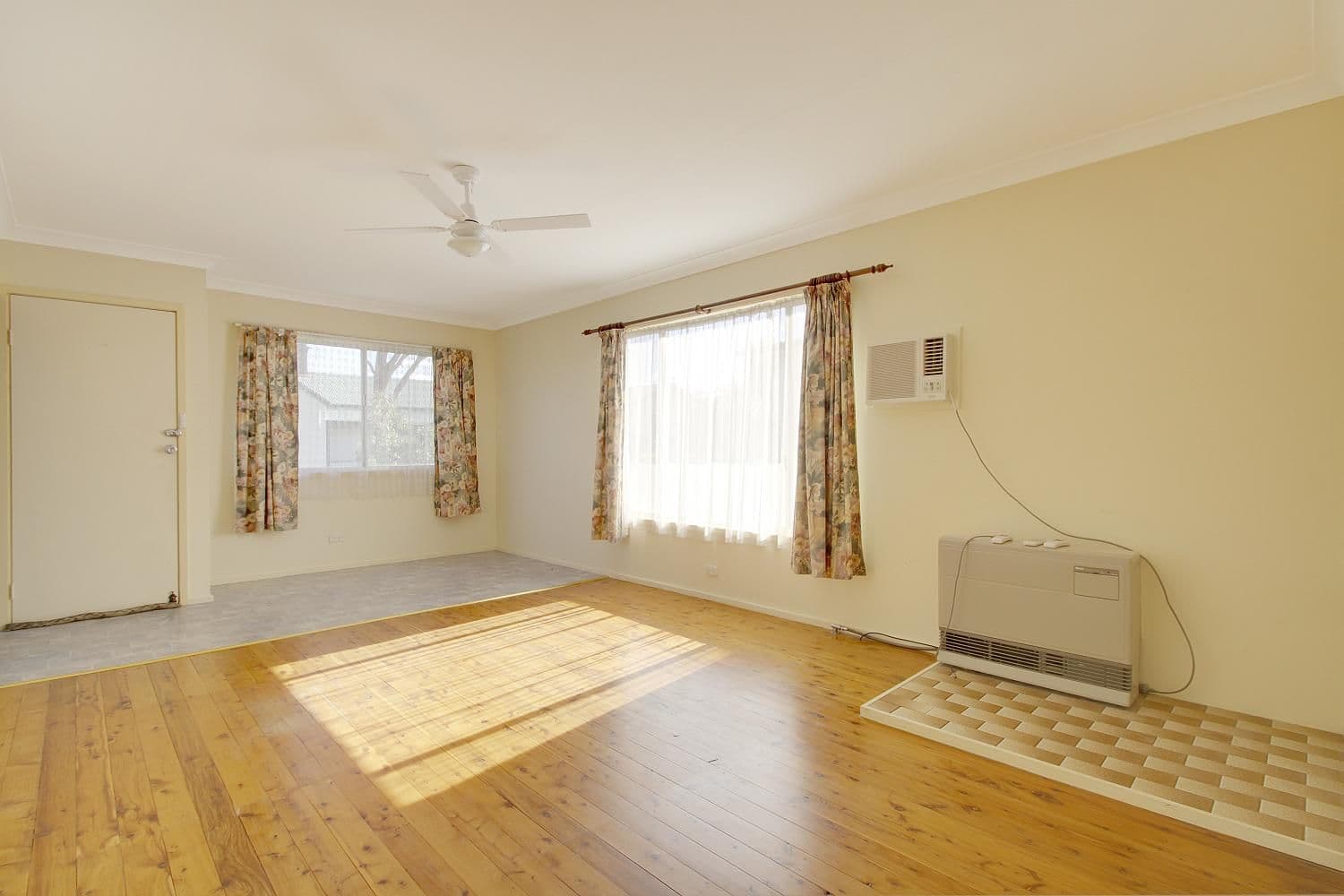 15 Hillview Road, GOULBURN NSW 2580, Goulburn - Thumbnail 2