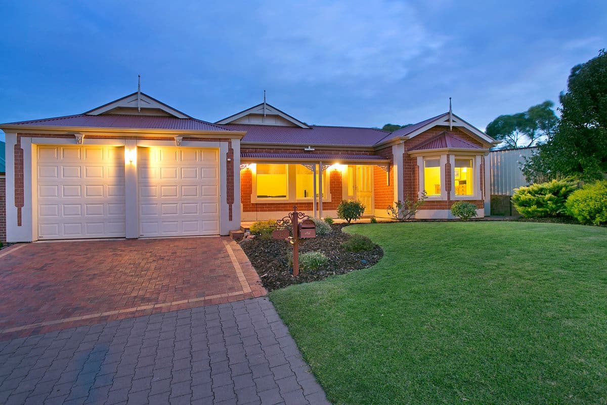 33 Parkway Avenue, WALKLEY HEIGHTS SA 5098, Walkley Heights - Image 1