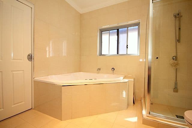 9 Buckland Street, GREENACRE NSW 2190, Greenacre - Thumbnail 6