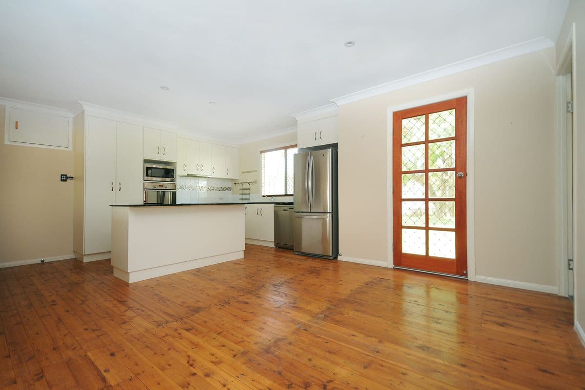 10 Wentworth Street, CENTENARY HEIGHTS QLD 4350, Centenary Heights - Thumbnail 3