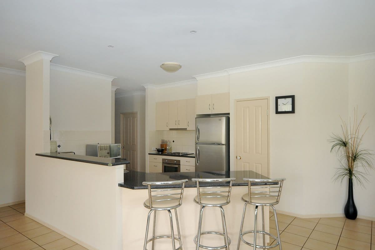 6 Oakdale Place, HIGHFIELDS QLD 4352, Highfields - Thumbnail 4