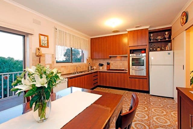 13 Churchill Avenue, RESERVOIR VIC 3073, Reservoir - Thumbnail 3