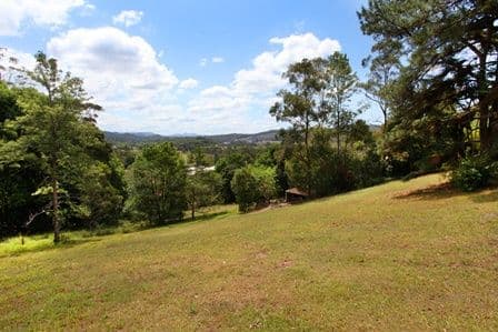 235 Panorama Drive, ROSEMOUNT QLD 4560, Rosemount - Thumbnail 2