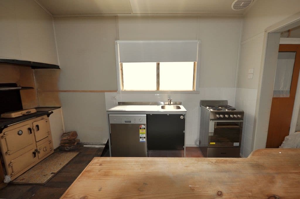 32 Lawrence Street, BEAUFORT VIC 3373, Beaufort - Thumbnail 3